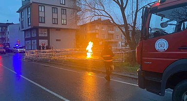 Yer altından çıkan metan gazı alev aldı, saatlerdir sönmüyor