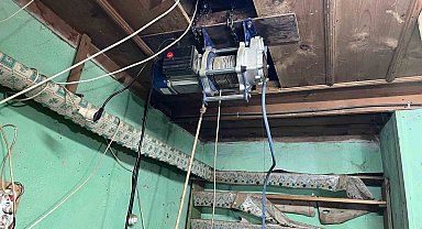 Yerin altına asansör sistemi kuran defineciler suçüstü yakalandı