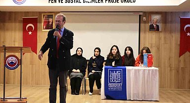 Yusuf Kaplan Erzincan'da öğrencilerle buluştu