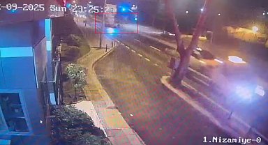 Zeytinburnu'nda feci kaza kamerada: Anne ve kızına çarpıp kaçtı