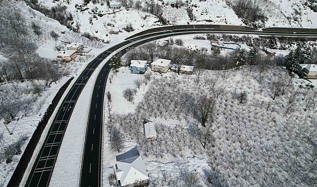 Zonguldak'ta kapalı 18 köy yolunu açma çalışmaları sürüyor