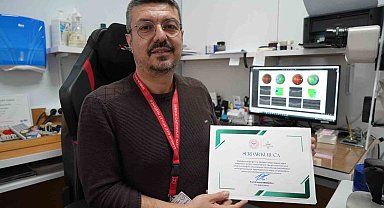 1 yılda bine yakın göz ameliyatı yapan doktora bakanlıktan özel teşekkür belgesi
