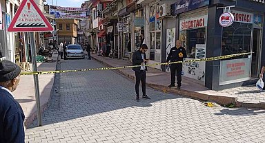 18 yaşındaki genç kavga ettiği şahsı ve kavgayı ayırmaya çalışan 5 kişiyi tüfekle vurdu