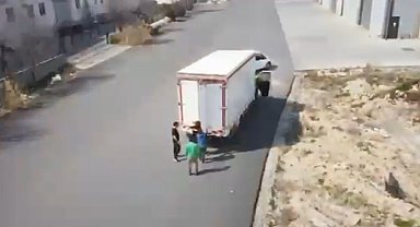 2 ton etil alkolle sahte içki yapmaya hazırlanan 3 kişi yakalandı