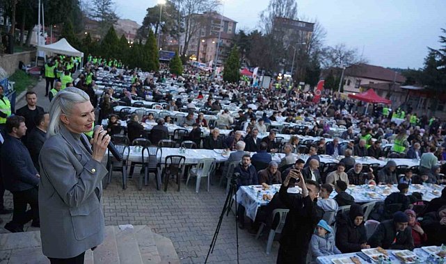 4 bin kişi aynı sofrada iftar açtı