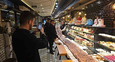 4 metre 2 santim uzunluğundaki pide görenleri şaşırttı