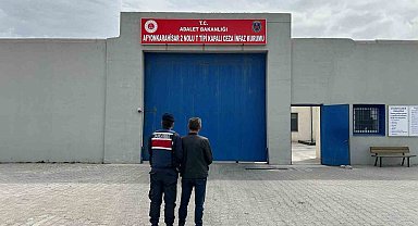 5 yıl hapis cezasıyla aranan şahsı jandarma yakaladı