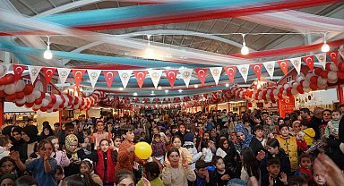 8 Mart Dünya Kadınlar Günü Ramazan Çarşısı'nda coşkuyla kutlandı