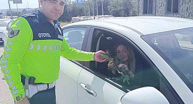 8 Mart Dünya Kadınlar Günü'nde jandarmadan kadınlara jest