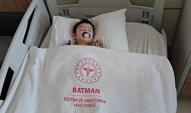 9 aylık bebek önce "Heimlich Manevrası" sonra ameliyatla hayata tutundu