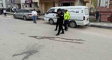 9 yaşındaki çocuğa okulun önünde otomobil çarptı