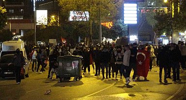 Adana'da izinsiz gösteri yapan gruba polisten müdahale