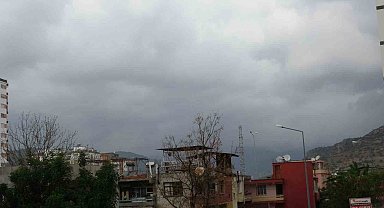 Adana'nın yüksek kesimlerinde kar ve dolu yağışı