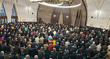 Adıyaman'da binlerce kişi bayram namazı için saf tuttu