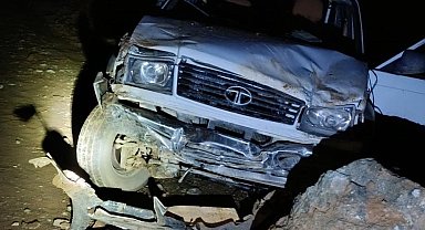 Adıyaman'da kamyonet uçuruma yuvarlandı: 1 ölü, 1 ağır yaralı