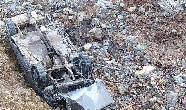 Adıyaman'da otomobil dere yatağına yuvarlandı: 1 ölü, 1 yaralı