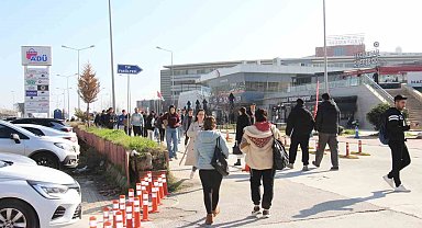 ADÜ'de ücretli geçiş kararındaki adaletsizliğe öğrencilerden tepki