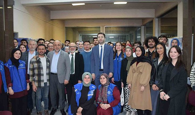 Afyonkarahisar'da gençlere ÜNİDES programı anlatıldı