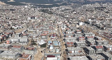 Ağır yıkıma uğrayan şehir yeniden ihya ediliyor... Kahramanmaraş'ta 4 bin işçi aralıksız çalışıyor