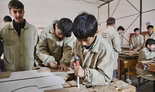 Ağrı'da fabrikaya dönüşen meslek liseleri, 53 milyonluk ciroya ulaştı