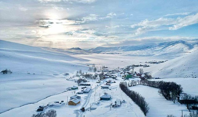 Ağrı'da kar yağışının ardından güneş açtı, ortaya kartpostallık görüntüler çıktı