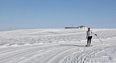 Ağrı'nın kadın sporcuları pistlerde zirveye tırmanıyor