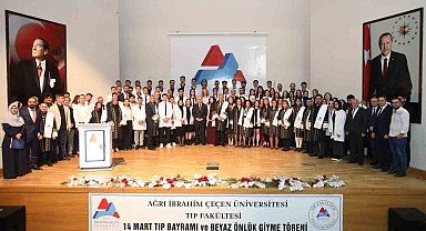 AİÇÜ tıp fakültesi öğrencileri beyaz önlük giydi