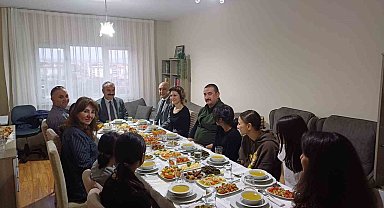 Aile ve Sosyal Politikalar yetkilileri çocuklarla iftar yaptı