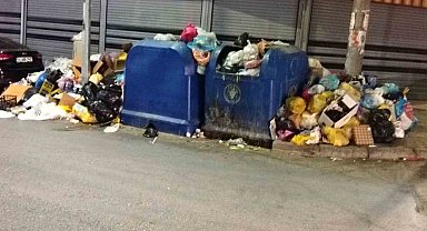 AK Parti Buca İlçe Başkanı Sağır'dan 'çöp yığını' tepkisi: "Buca Belediyesi iflas etti"