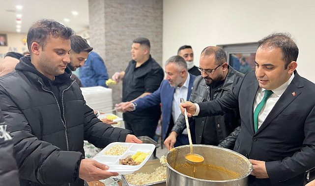 AK Parti MKYK Üyesi Harun Çelik, Bilecik'te partililerle iftar yaptı