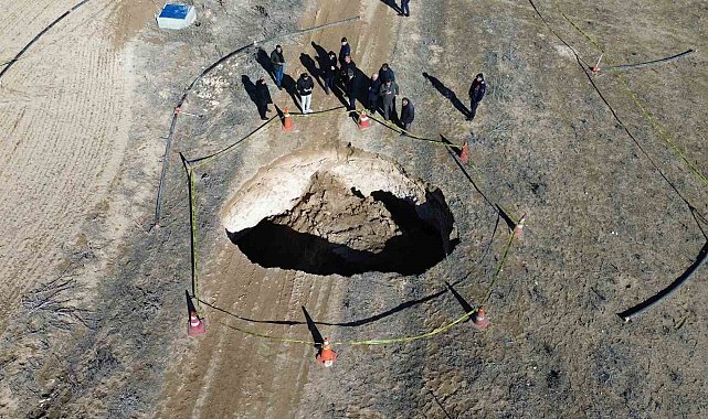 Aksaray'da oluşan obruk havadan görüntülendi