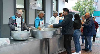 Alanya'da 3 noktada günlük 3 bin kişiye iftar sofrası