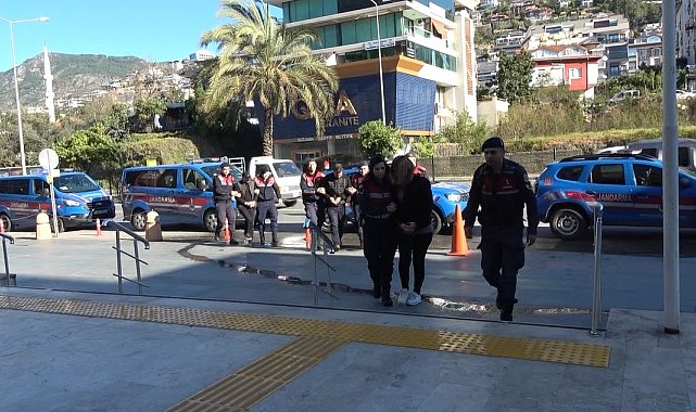 Alanya'da 'Vurgun Operasyonu'nda yakalanan 7 şüpheli adliyeye sevk edildi