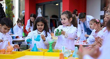 Alanya'da çocuklar Bilim Şenliği'nde buluştu