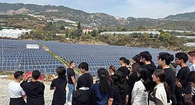 Alanyalı öğrenciler güneş enerjisi üretimini yerinde gördü