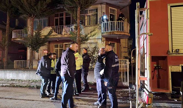 Alkollü şahıs evini ateşe verdi
