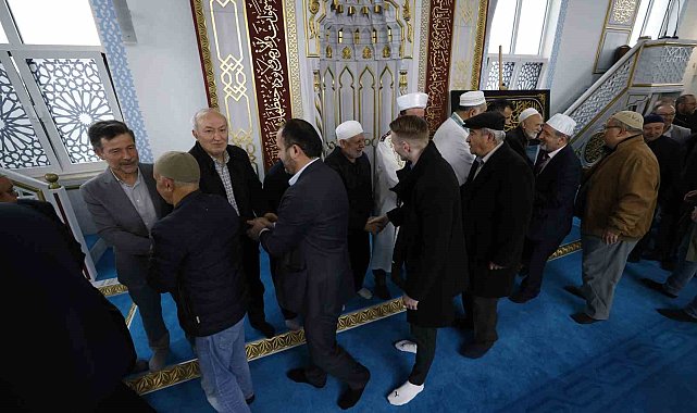 Almanya'da müslümanlardan bayram namazına yoğun ilgi