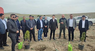 Altıntaş'ta "Okul Hatıra Ormanı" etkinliği