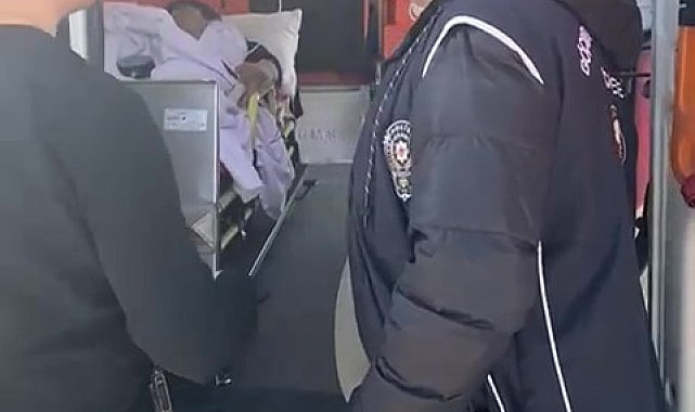Amasya'da ambulanstan kaçak göçmen çıktı