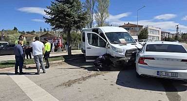 Amasya'da diyaliz hastalarını taşıyan minibüs kazaya karıştı: 11 yaralı