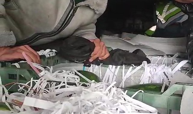 Amasya'da karpuz yüklü tırdan 3 kaçak göçmen çıktı