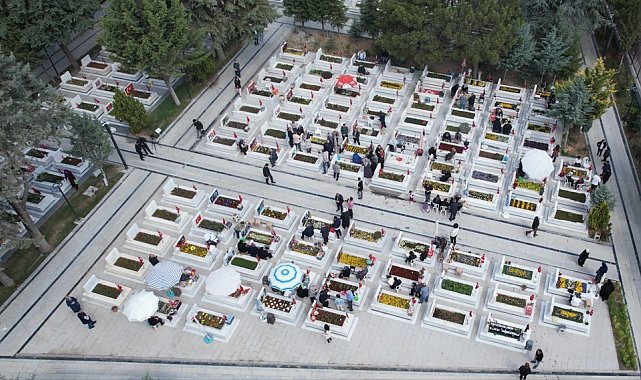 Ankara'da Bayramın birinci günü şehitliklere ziyaret