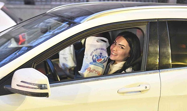 Ankara'da iftara yetişemeyen vatandaşlara motokuryelerle kumanya dağıtıldı