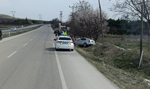 Ankara'da kontrolden çıkan araç şarampole uçtu: 3 yaralı