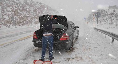Antalya-Konya kara yolunda kar etkisini artırdı