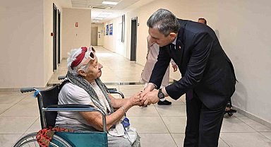 Antalya Valisi Hulusi Şahin'den bayram ziyaretleri