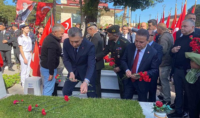 Antalya'da 18 Mart Şehitleri Anma Günü ve Çanakkale Deniz Zaferi'nin 110. Yıl Dönümü