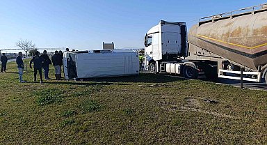 Antalya'da beton mikseri kamyonetle çarpıştı: 1 yaralı