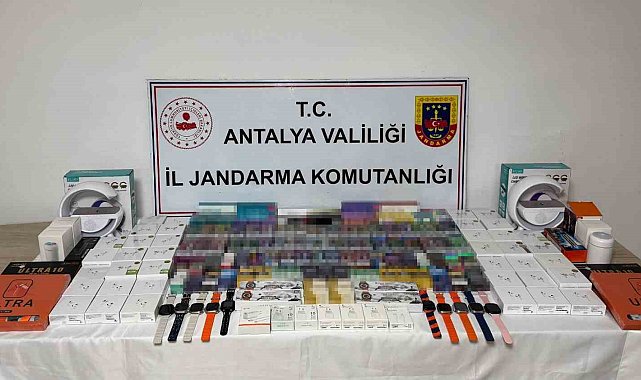 Antalya'da jandarmadan kaçak tütün operasyonu