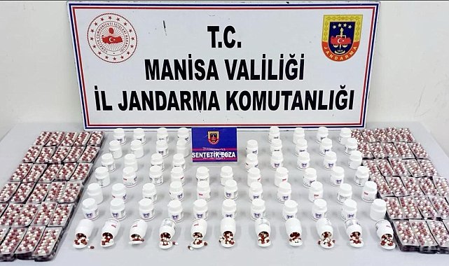 Araçlarında uyuşturucu haplarla yakalandılar